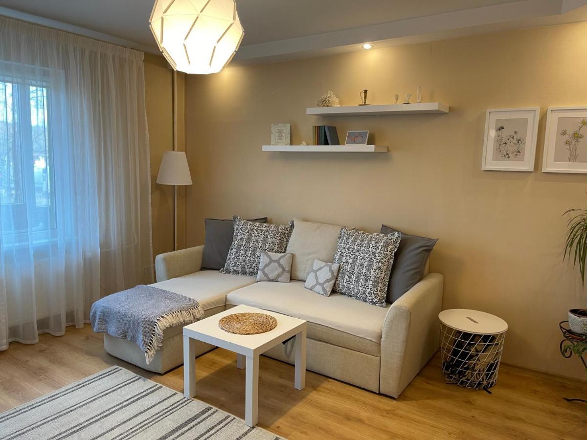 Cozy Home Apartment Lielvardes, Free Parking, Self Check-In Riga Exterior foto